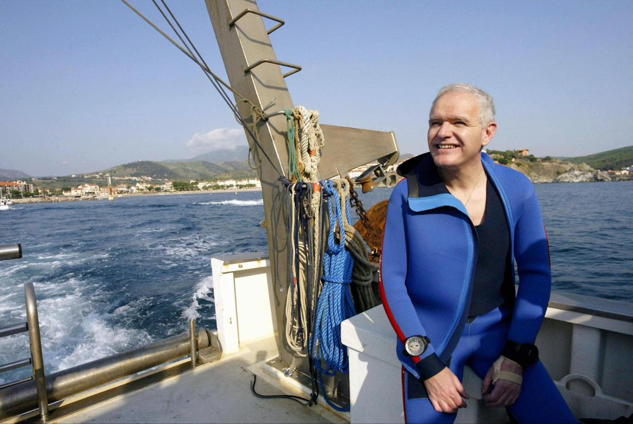 Serge Lepeltier is preparing to dive in the Banyuls-sur-Mer underwater reserve 